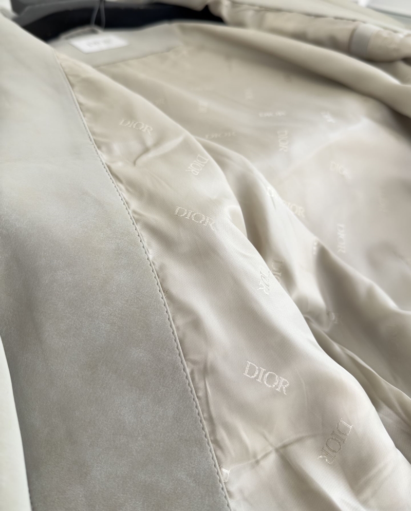 chr1st1an D10r outwear